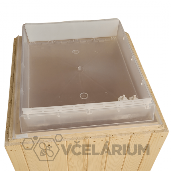 Stropné kŕmidlo plastové priehľadné 6L B10